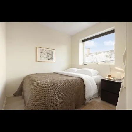 Bright And Modern Close To The Center! 2 Bedroom