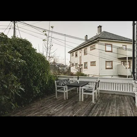 아파트 Bright And Modern Close To The Center! 2 Bedroom *