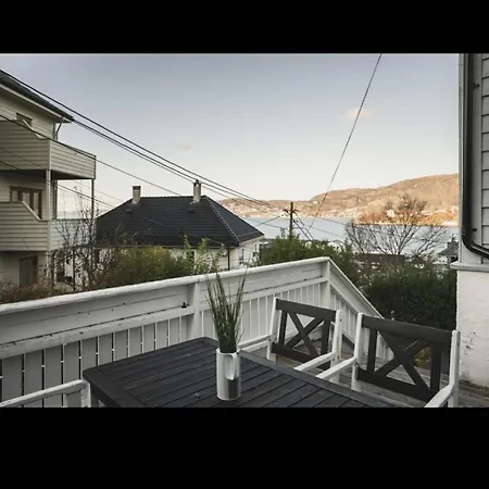 Bright And Modern Close To The Center! 2 Bedroom Appartamento