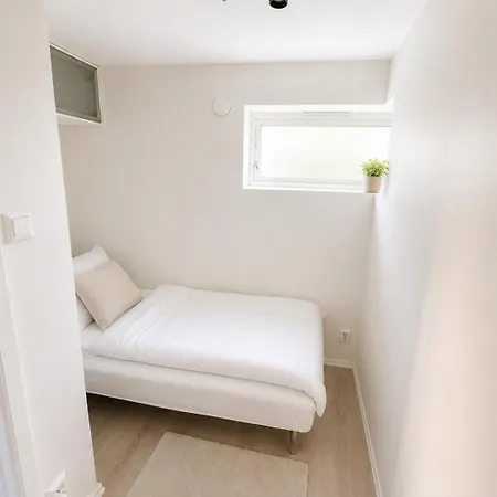 Bright And Modern Close To The Center! 2 Bedroom Апартаменти *