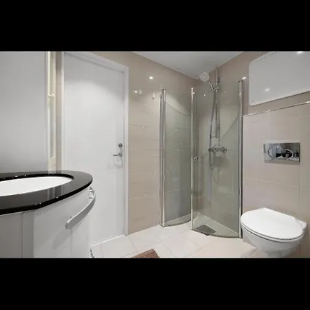 Leilighet Bright And Modern Close To The Center! 2 Bedroom *